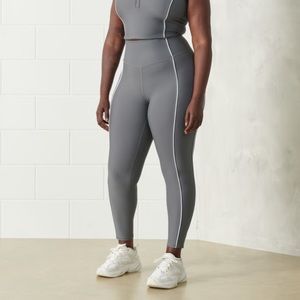 Abercrombie & Fitch - YPB sculptLUX Curve Love 7/8-Length Legging - NWOT